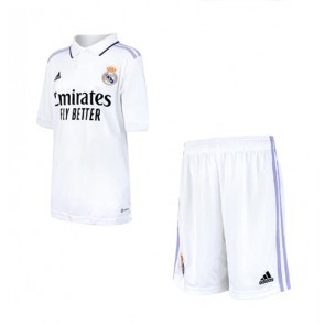 Real Madrid kläder Barn 2022-23 Hemmatröja Kortärmad (+ korta byxor)